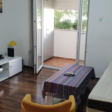 Yellow Apartment, Central Podgorica Exterior photo